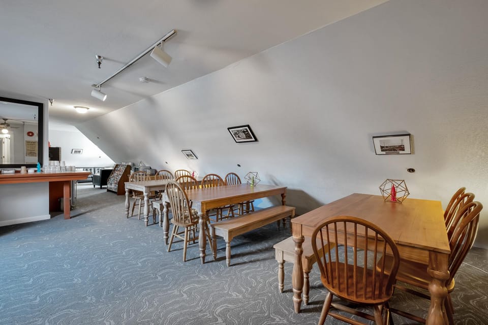 College Inn - European-Style Hotel Inn in University District