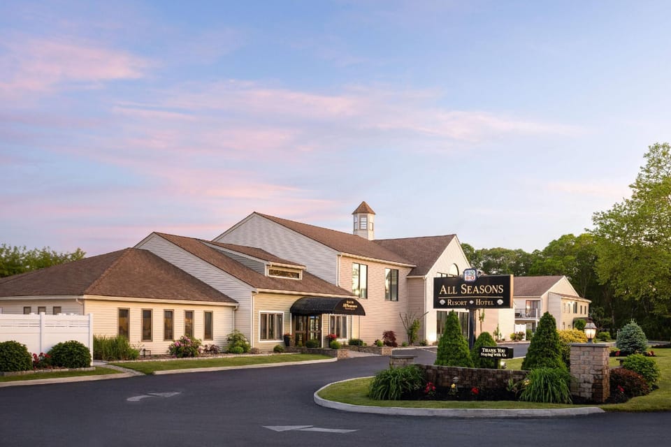 All Seasons Resort, Trademark Collection by Wyndham Hotel in West Dennis