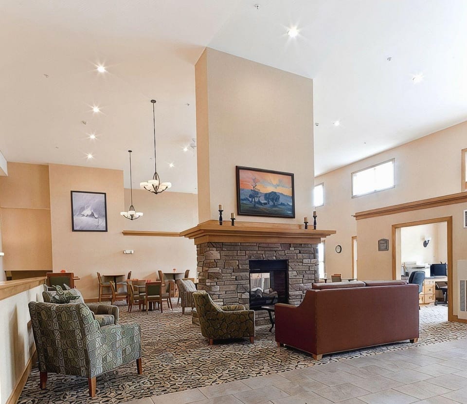 White River Inn & Suites Hotel in Hartford