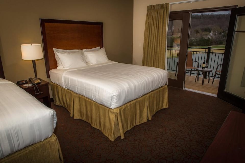 The Lodge at Old Kinderhook Lodge in Ozark Mountains