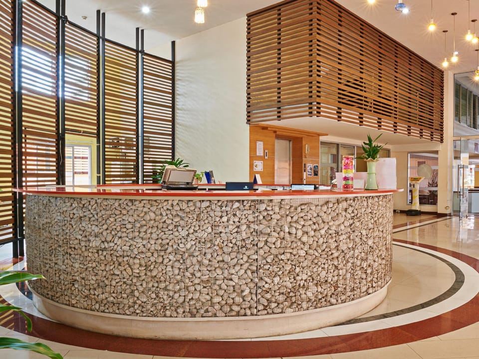 Eastiny Plaza hotel Hotel in Pattaya City