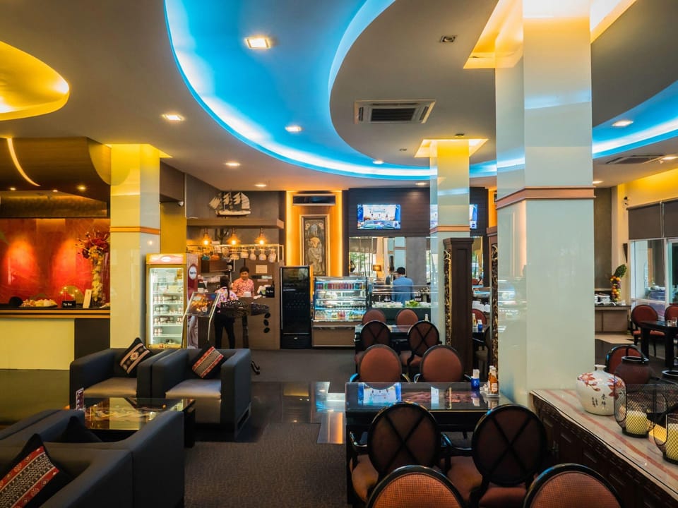 Atrium Boutique Resort Hotel in Bangkok