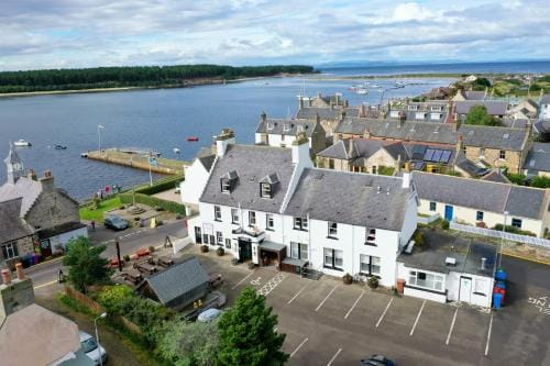 Crown and Anchor Inn Hotel in The Bunty