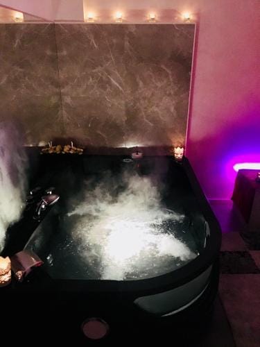 Hot tub