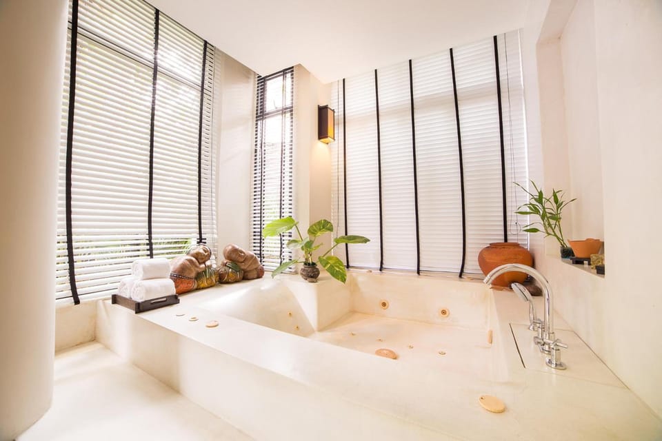 Novotel Rayong Rim Pae Resort Hotel in Chon Buri Changwat