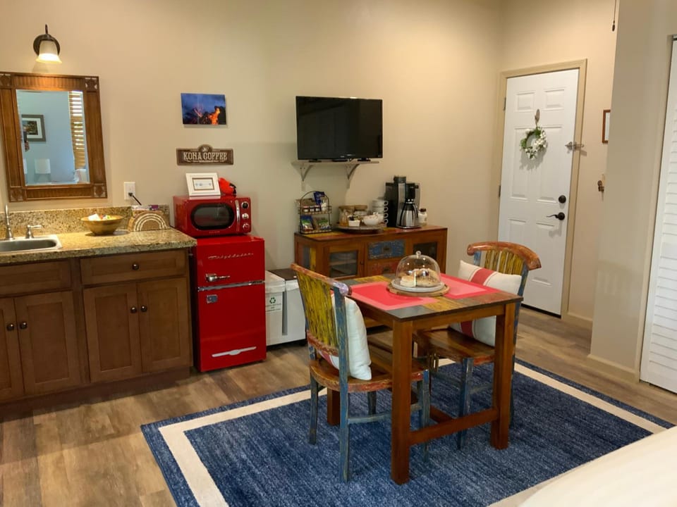 Kilauea House Hotel in Volcano