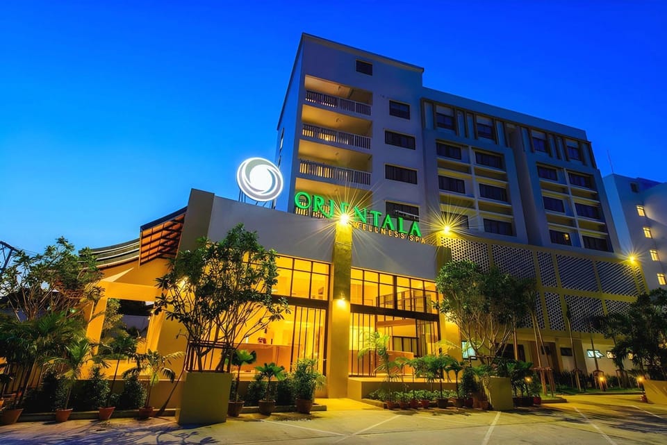 Recenta Suite Phuket Suanluang Hotel in Chalong