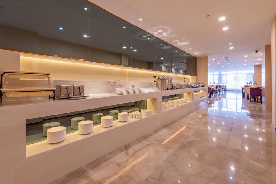 Lavande Hotels· Heze University Road Hotel in Shandong