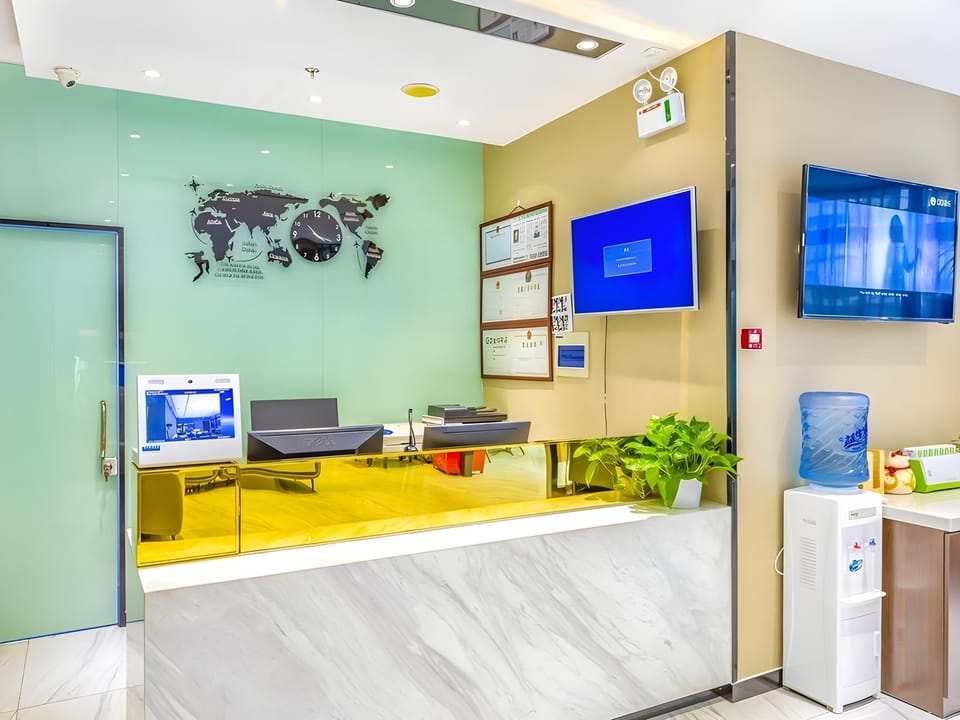 7 Days Premium· Beijing Zhongguancun People's University Suzhou Street Metro Station Hotel in Beijing