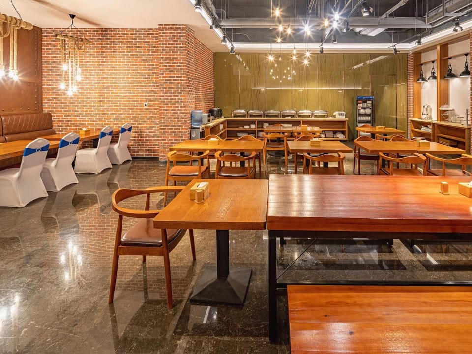 James Joyce Coffetel Tianjin Caozhuang Metro Station Jiaotong College Hotel in Tianjin