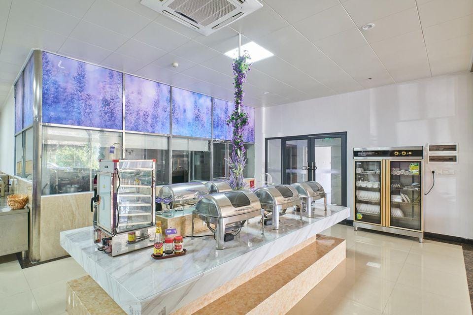 Lavande Hotels· Foshan Xi Railway Station Luocun Hotel in Guangzhou