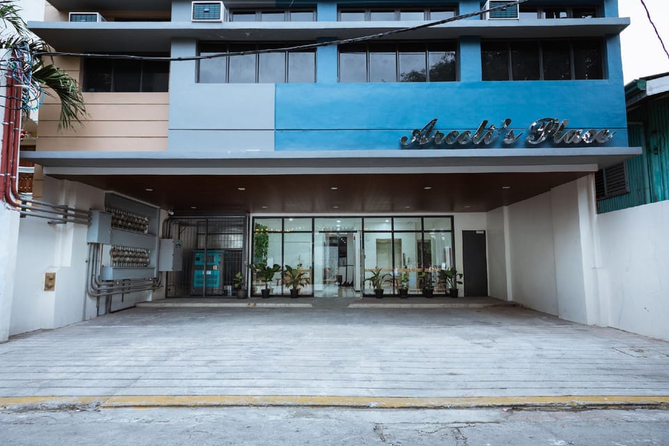 Arceli's Place Hotel in Makati