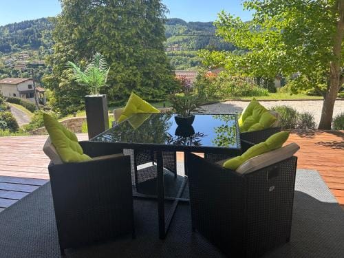 Chambre d'hotes de la Riaille 400 m de la dolce via Hotel in Provence-Alpes-Côte d'Azur