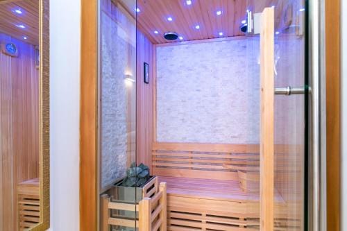4 Star Suite SPA - Self Check-In Hotel in Bologna