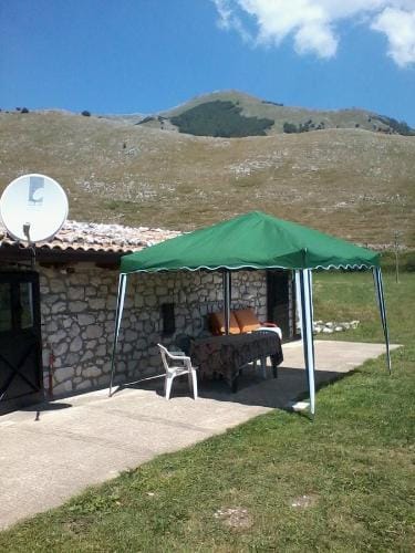 Chalet Vista Lago Hotel in Molise, Italy