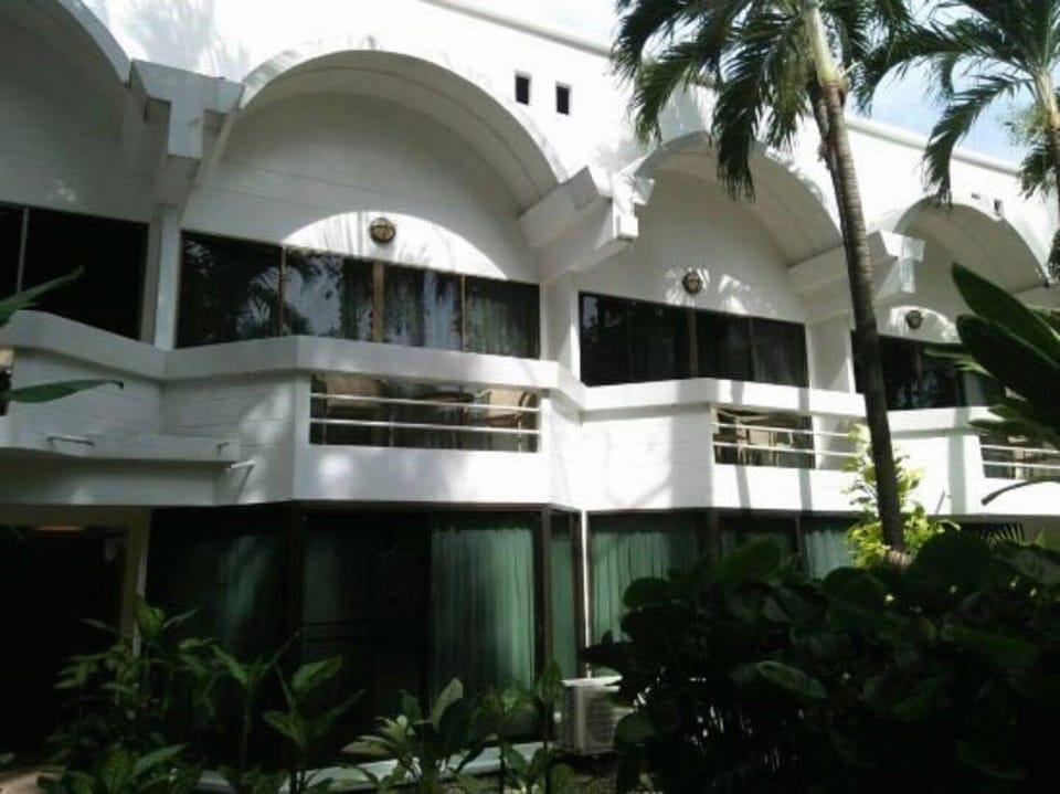 Safari Beach Hotel Hotel in Patong