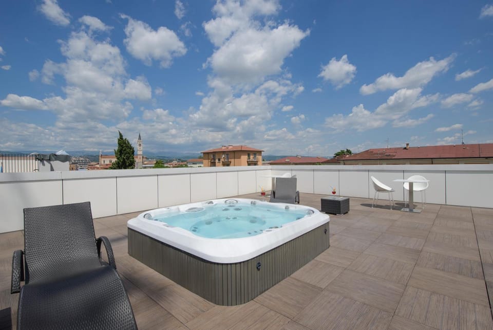 Hot tub