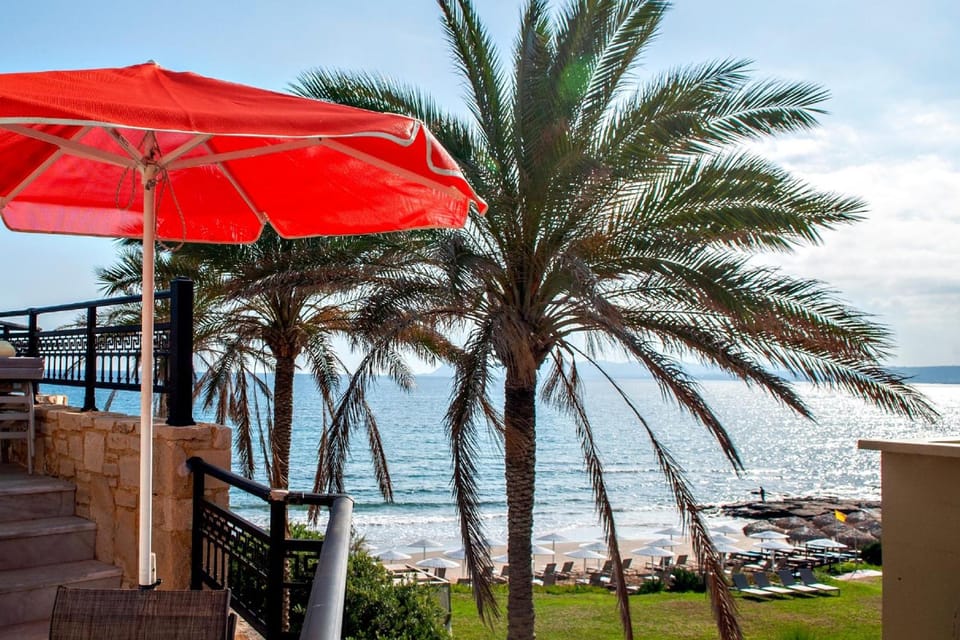 Alexandra Beach Hotel Hotel in Agia Marina