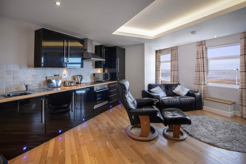 Granada Apartments Queens Mansions Hotel in Blackpool