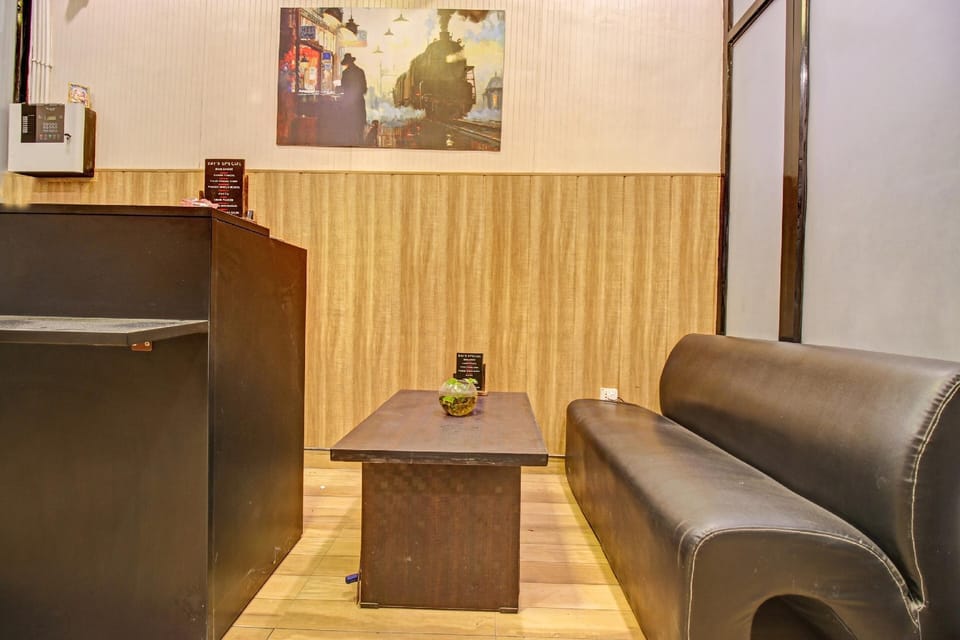 Super Townhouse Kachnar House Vikas Nagar Hotel in Lucknow
