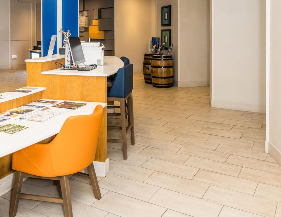 Holiday Inn Express & Suites Louisville Downtown By IHG Hotel in Louisville