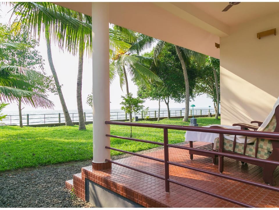 ILLIKKALAM Lakeside Cottages Hotel in Kumarakom