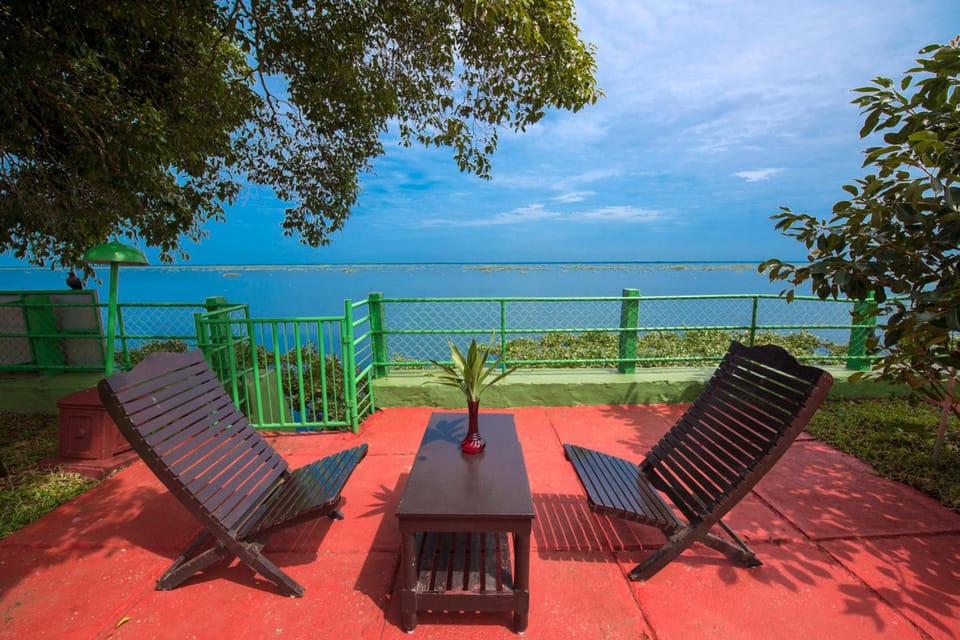 ILLIKKALAM Lakeside Cottages Hotel in Kumarakom