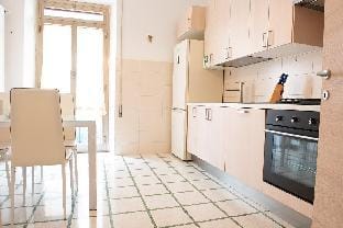 Michelangelo Apartment, comfy flat in central area Hotel in Civitavecchia