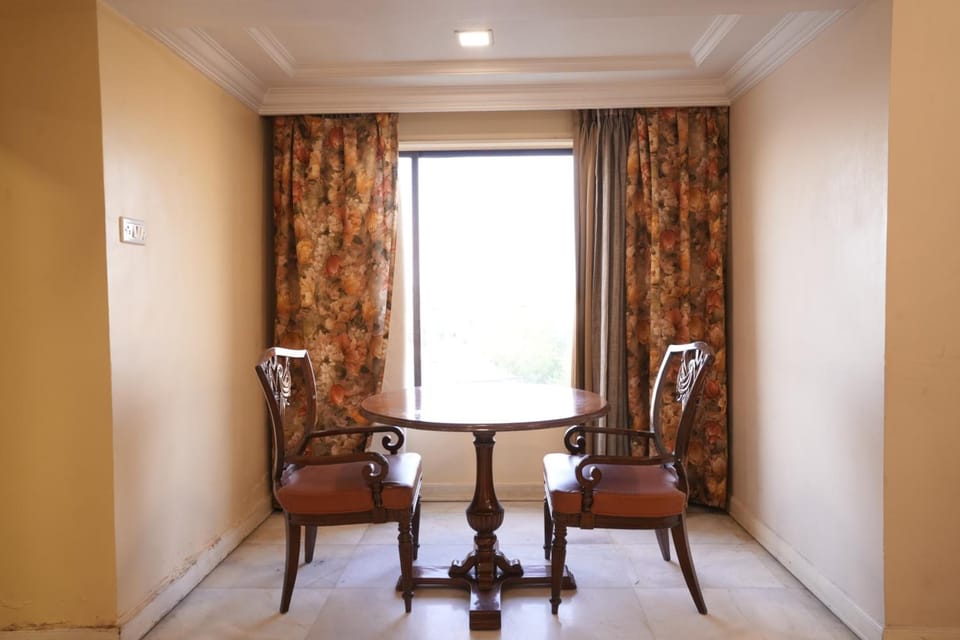 Hotel Hardeo Hotel in Maharashtra