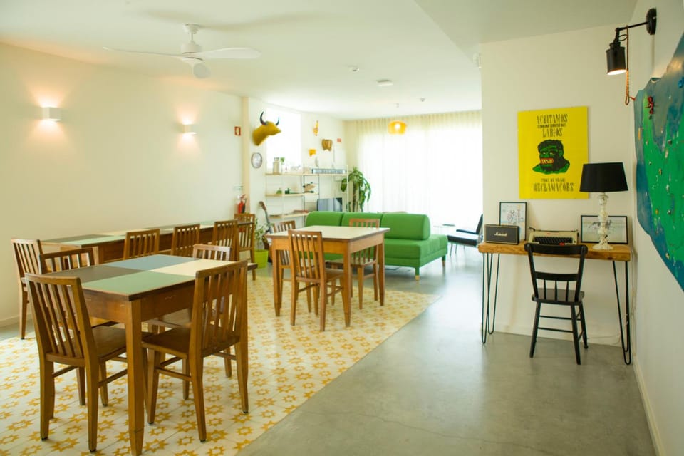 Shared lounge/TV area