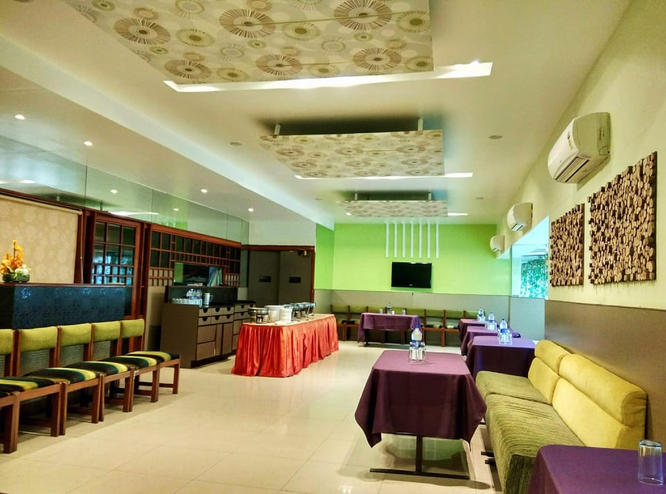 Hotel Raviraj Hotel in Pune