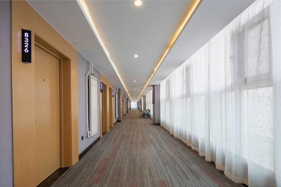 Thank Inn Plus Hotel Shanxi Taiyuan Xiaodian District Rongjun Bei Street High Speed Railway Station Hotel in China