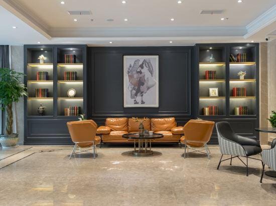 LANOU Hotel Wuxi Anzhen East High-Speed Railway Station Hotel in Suzhou