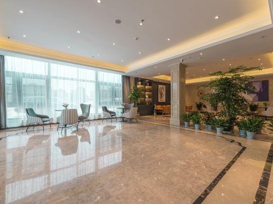 LANOU Hotel Wuxi Anzhen East High-Speed Railway Station Hotel in Suzhou