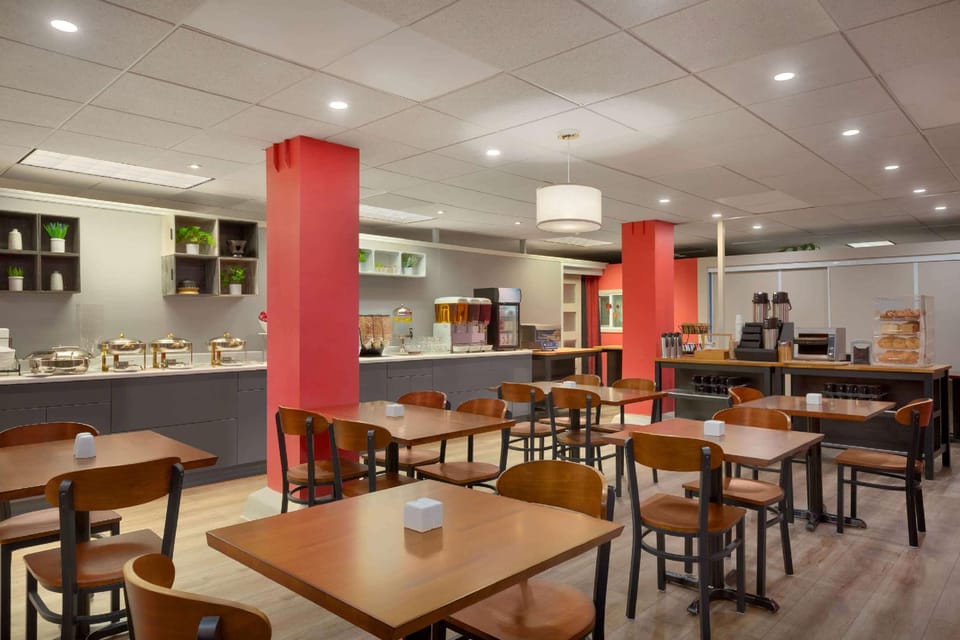 Ramada by Wyndham Oakland Downtown City Center Hotel in Oakland