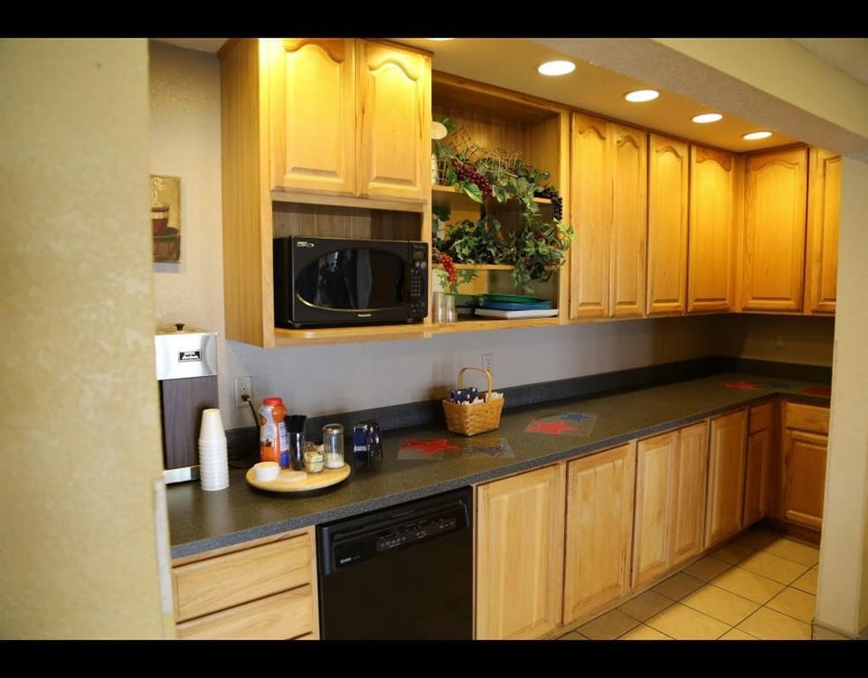 Americas Best Value Inn & Suites Bluffton Hotel in Indiana