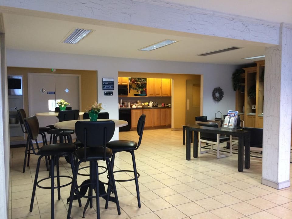 Americas Best Value Inn & Suites Bluffton Hotel in Indiana