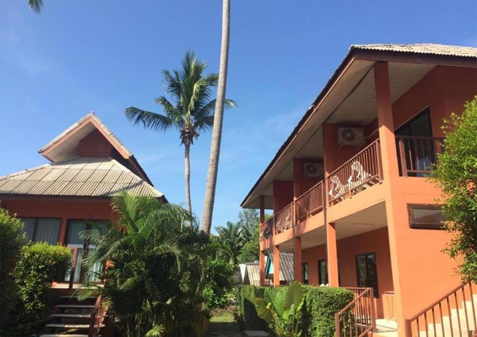 Lanta Cottage Hotel in Sala Dan