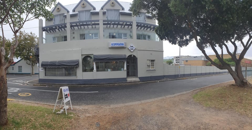 Sleepy Backpackers Hostel in Cape Town