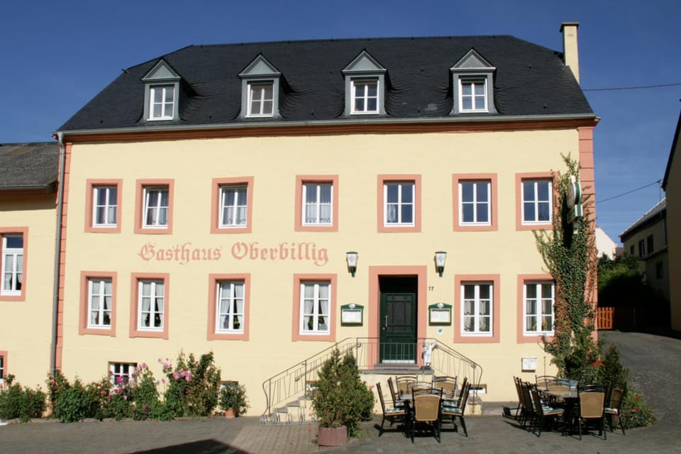 Landgasthaus Oberbillig Inn in Trier-Saarburg