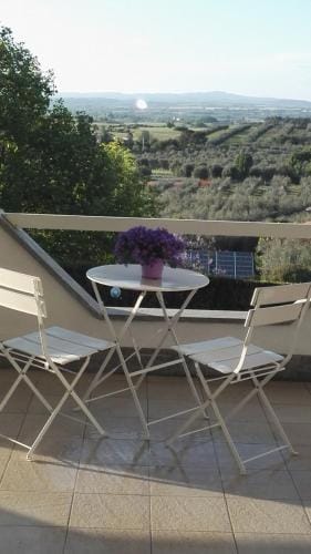 la staccionata bianca Hotel in Umbria