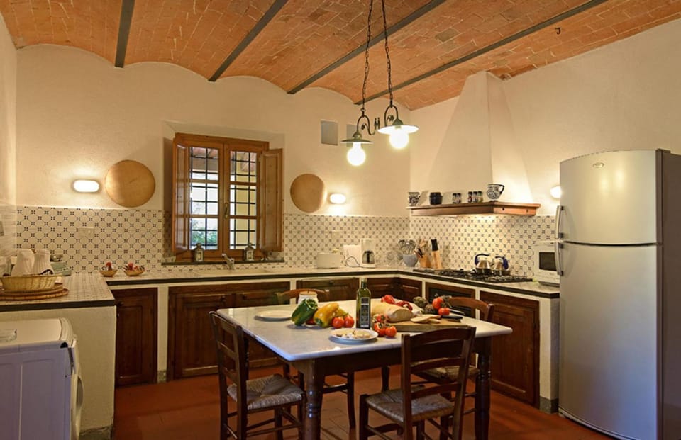 Badia di Morrona Agriturismo Hotel in Tuscany
