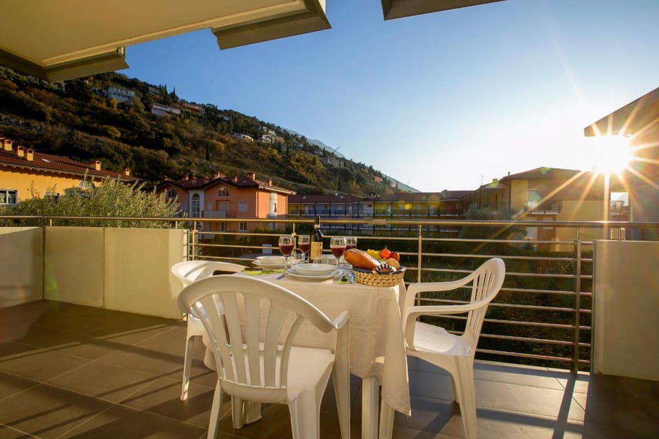 Torbole Relax, Pool & Balcony Apartment Hotel in Nago–Torbole