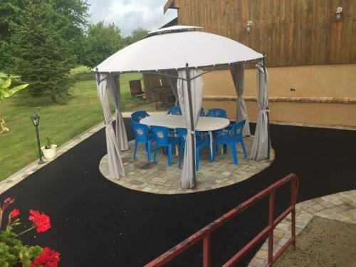 Le Petitepinay Chambres et Gite Hotel in Normandy