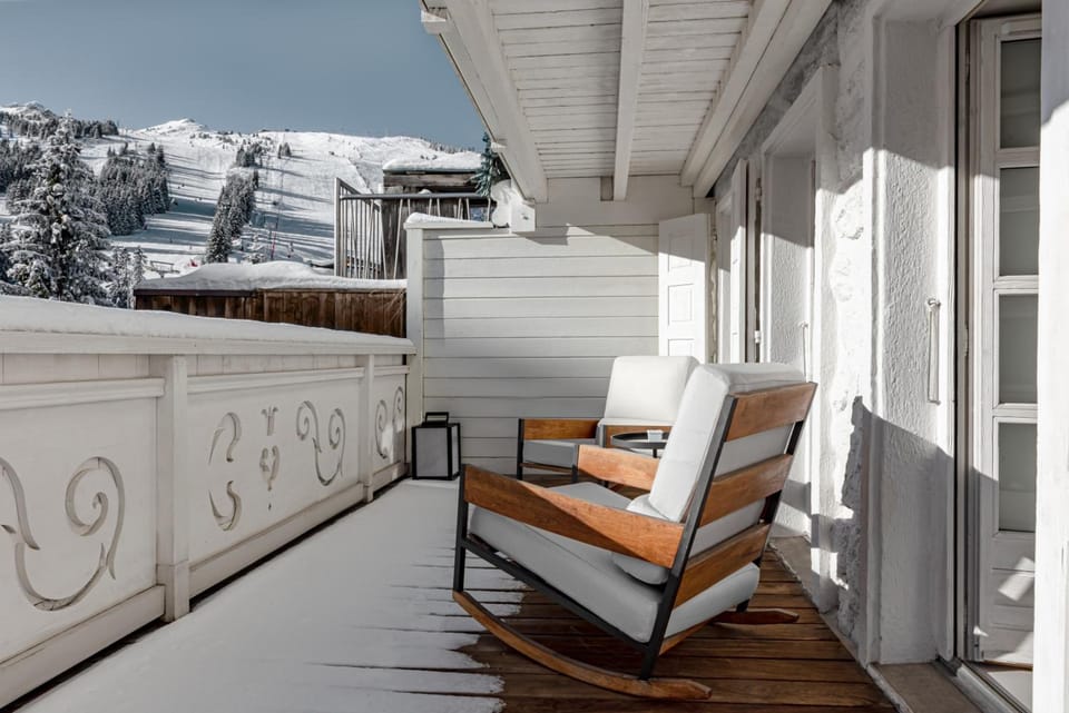 White 1921 Courchevel Hotel in Saint-Bon-Tarentaise