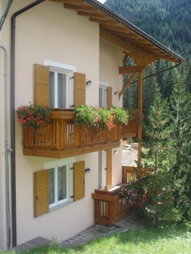 Garni B&B Mozart Nesthouse Hotel in Canazei