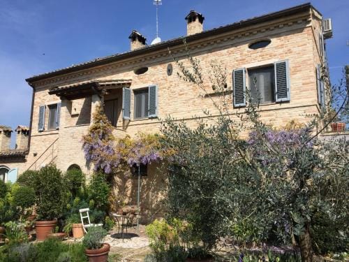Casale Iris Hotel in Marche