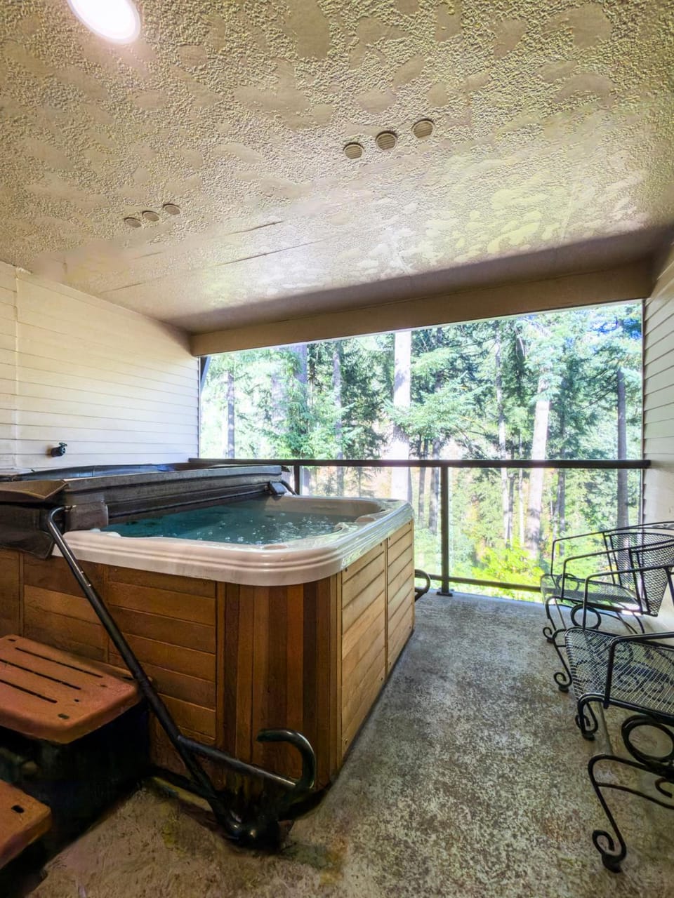 Carson Hot Springs Resort & Spa Hotel in Washington