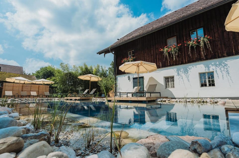 Der Schlosswirt zu Anif - Biedermeierhotel und Restaurant Hotel in Berchtesgadener Land