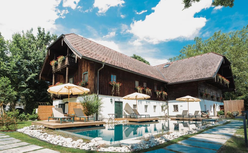 Der Schlosswirt zu Anif - Biedermeierhotel und Restaurant Hotel in Berchtesgadener Land